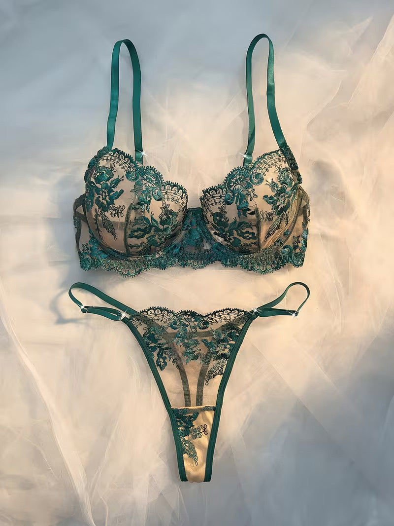 Fétiche Émeraude Embroidered Lace Set - HIGHSTREET.CO.ZA